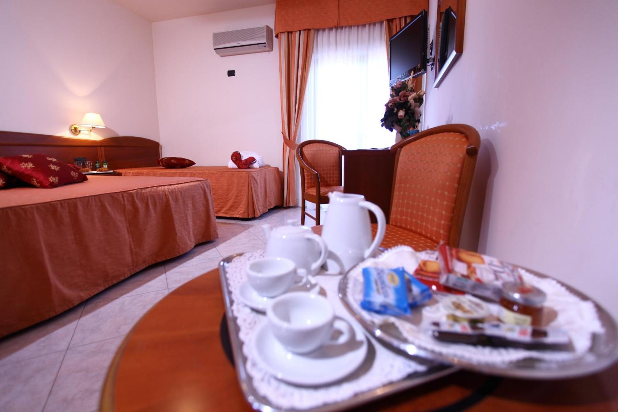 Hotel Za Maria Santo Stefano di Camastra Rum bild