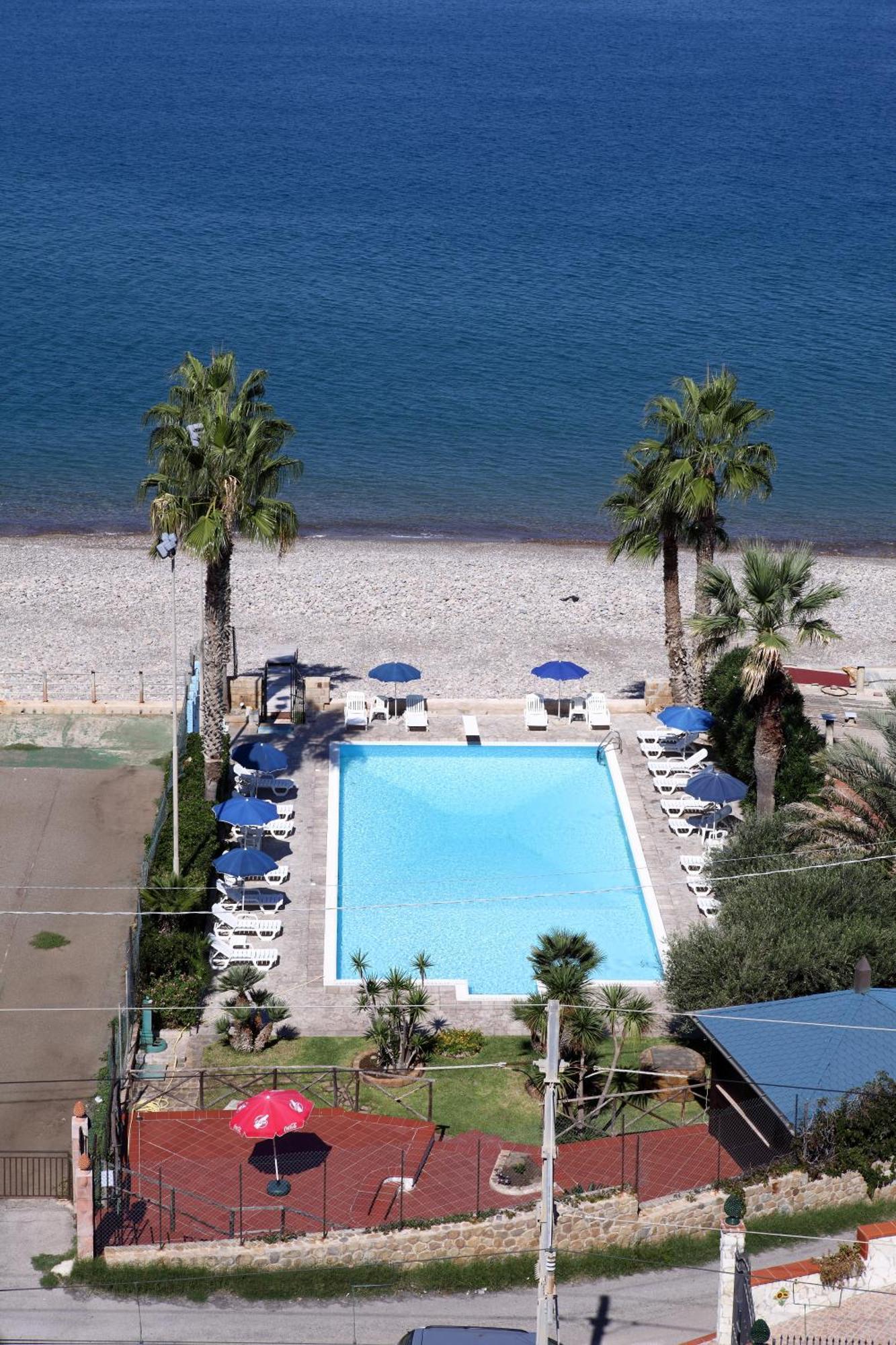 Hotel Za Maria Santo Stefano di Camastra Rum bild