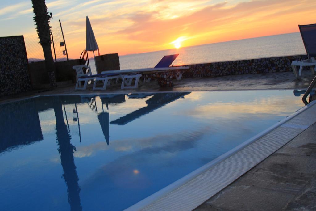Hotel Za Maria Santo Stefano di Camastra Exteriör bild