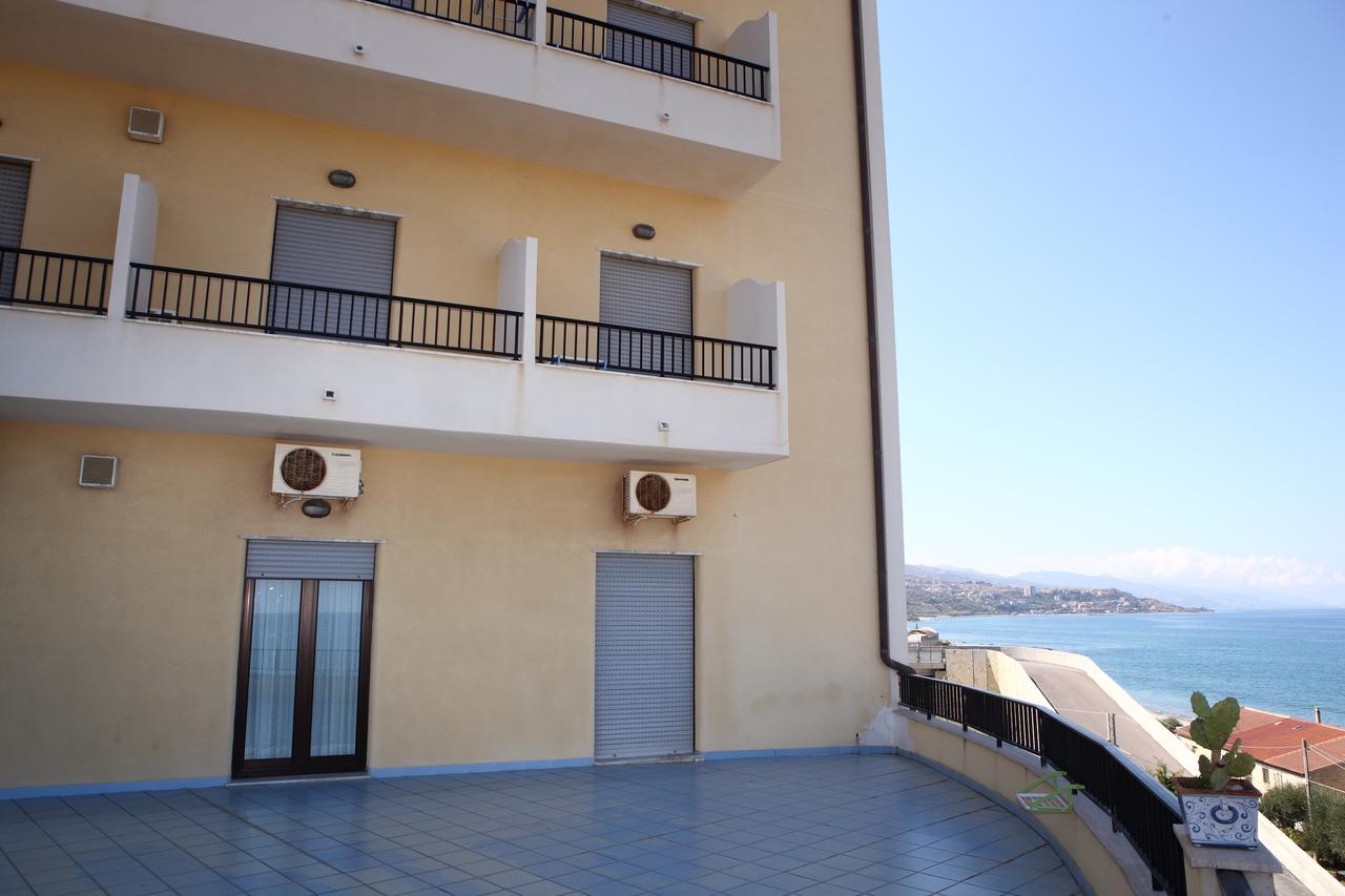 Hotel Za Maria Santo Stefano di Camastra Exteriör bild