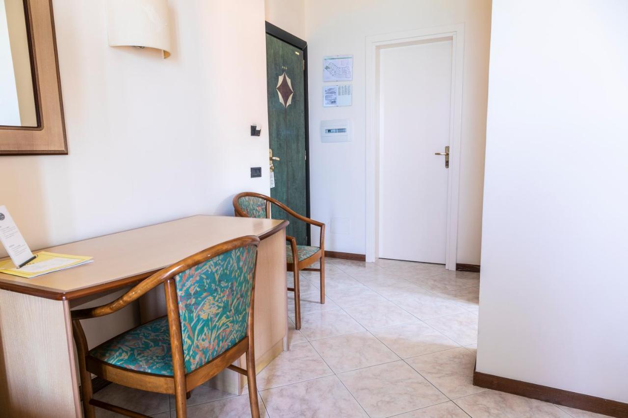 Hotel Za Maria Santo Stefano di Camastra Exteriör bild