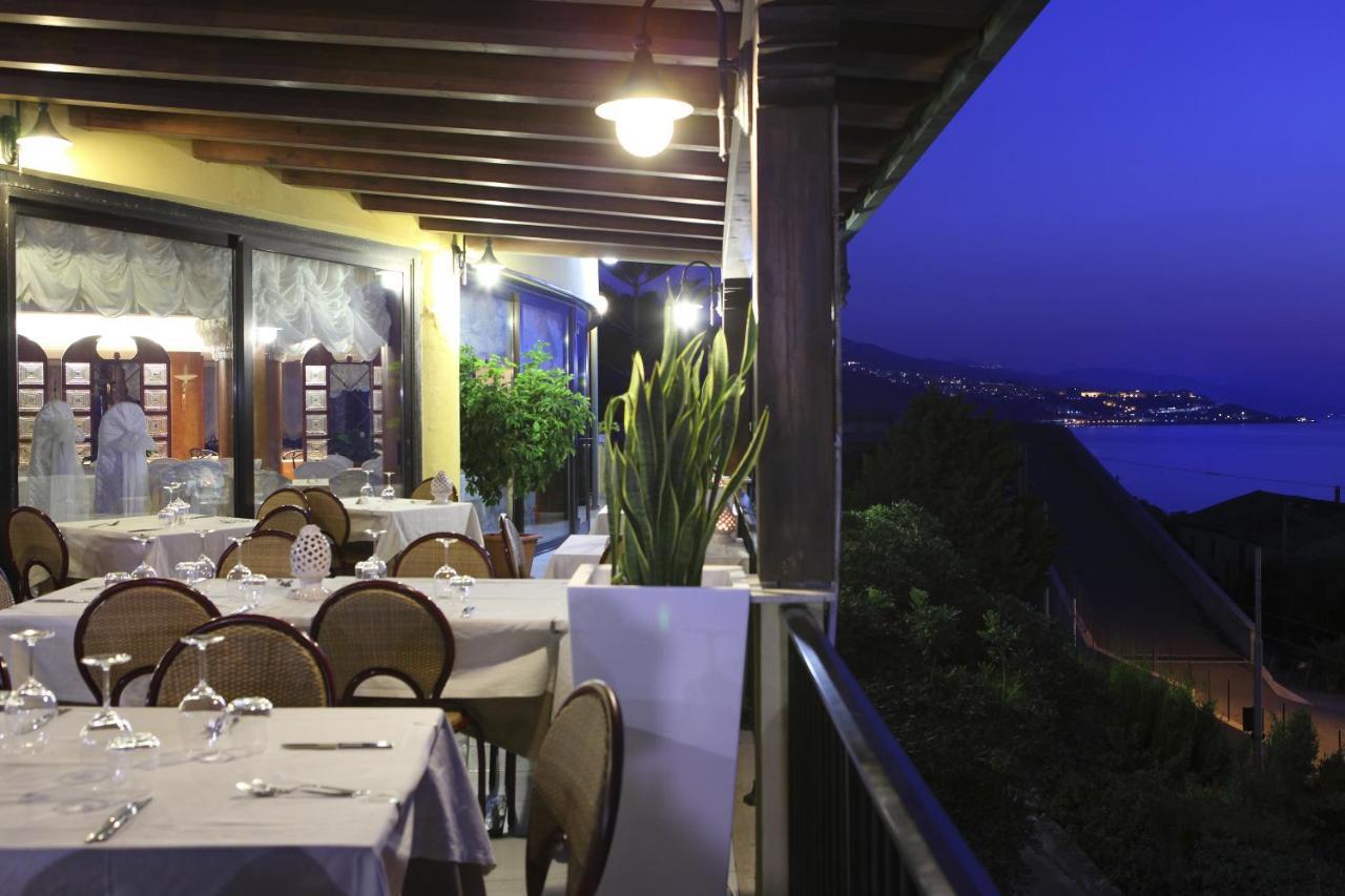 Hotel Za Maria Santo Stefano di Camastra Exteriör bild
